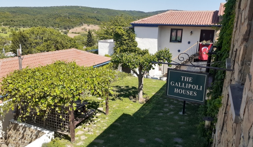 the gallipoli houses' courtyard